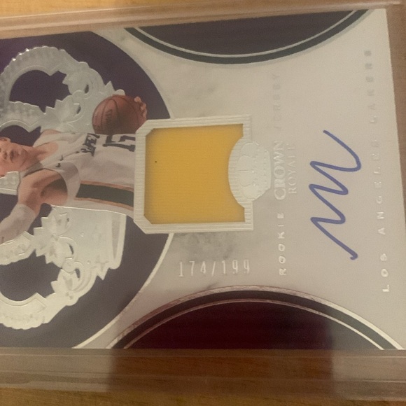 Moritz Wagner Rookie Card Autographed Card Lot Crown Royale Patch /199 and Hoops - Picture 4 of 5